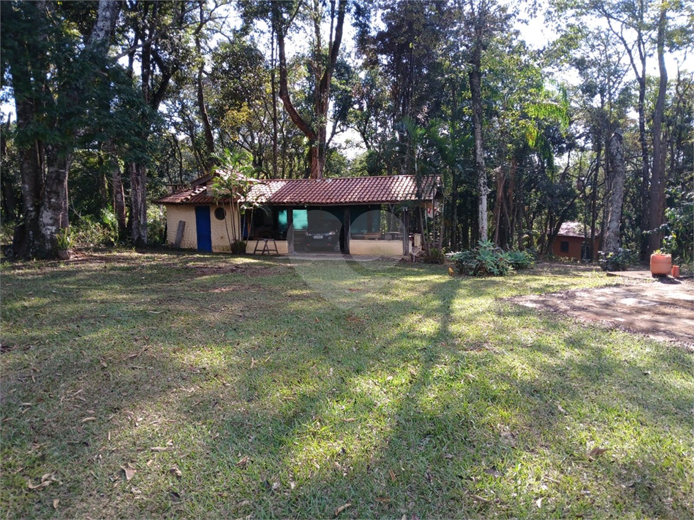 Terreno 200 m² com piscina e churrasqueira no Jardim Estância Brasil