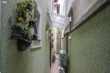 Casa com 150m² , 3 dormitórios , sendo 3 suítes , 4 vagas , à venda na Vila Formosa.