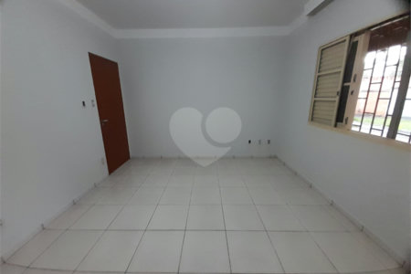 Casa de Alto Padrão à Venda e Locação no Parque Santa Mônica - São Carlos