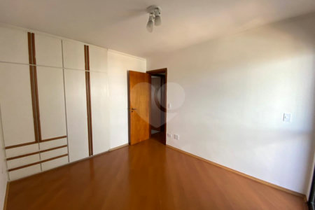 Apartamento com 4 dormitórios , sendo 1 suíte , 2 vagas , à venda na Moóca.