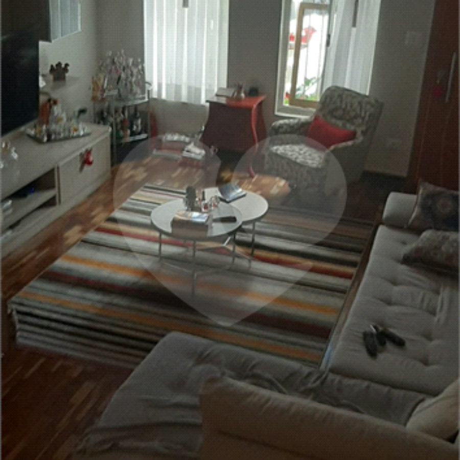 Casa á venda com 3 quartos e 1 vaga de garagem em Guarulhos.