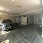 SOBRADO DE 426,0 M² COM 04 SUITES, SALÃO DE FESTAS, 06 VAGAS,06 BANHEIROS E PISCINA PARA LOCAÇÃO OU VENDA NO BARRO BRANCO