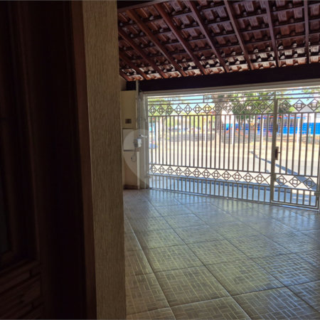Casa com 2 Dormitórios á venda, em São Carlos.