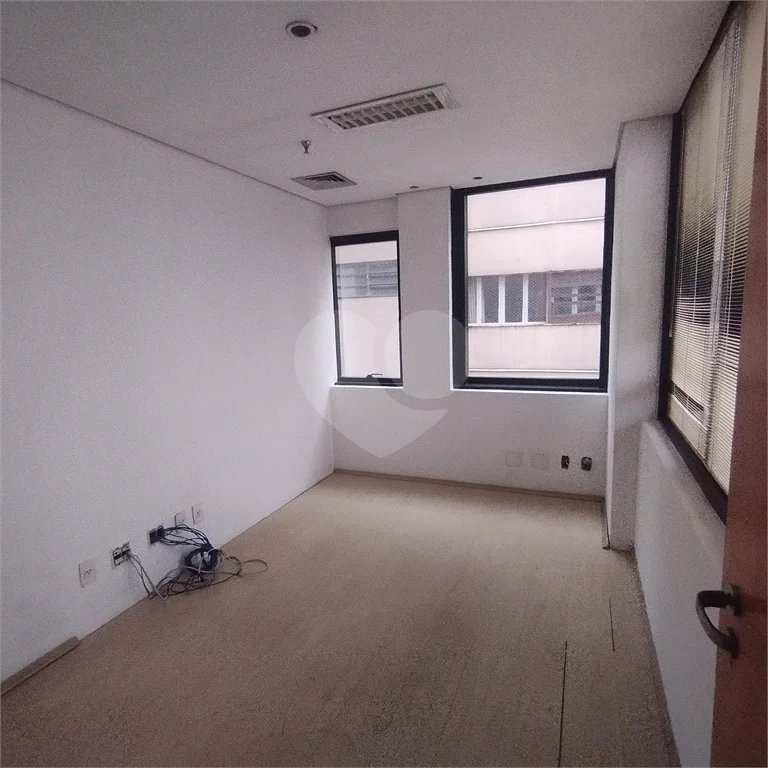 Sala comercial para locação no Jardim Paulista, 90 m², 2 garagens