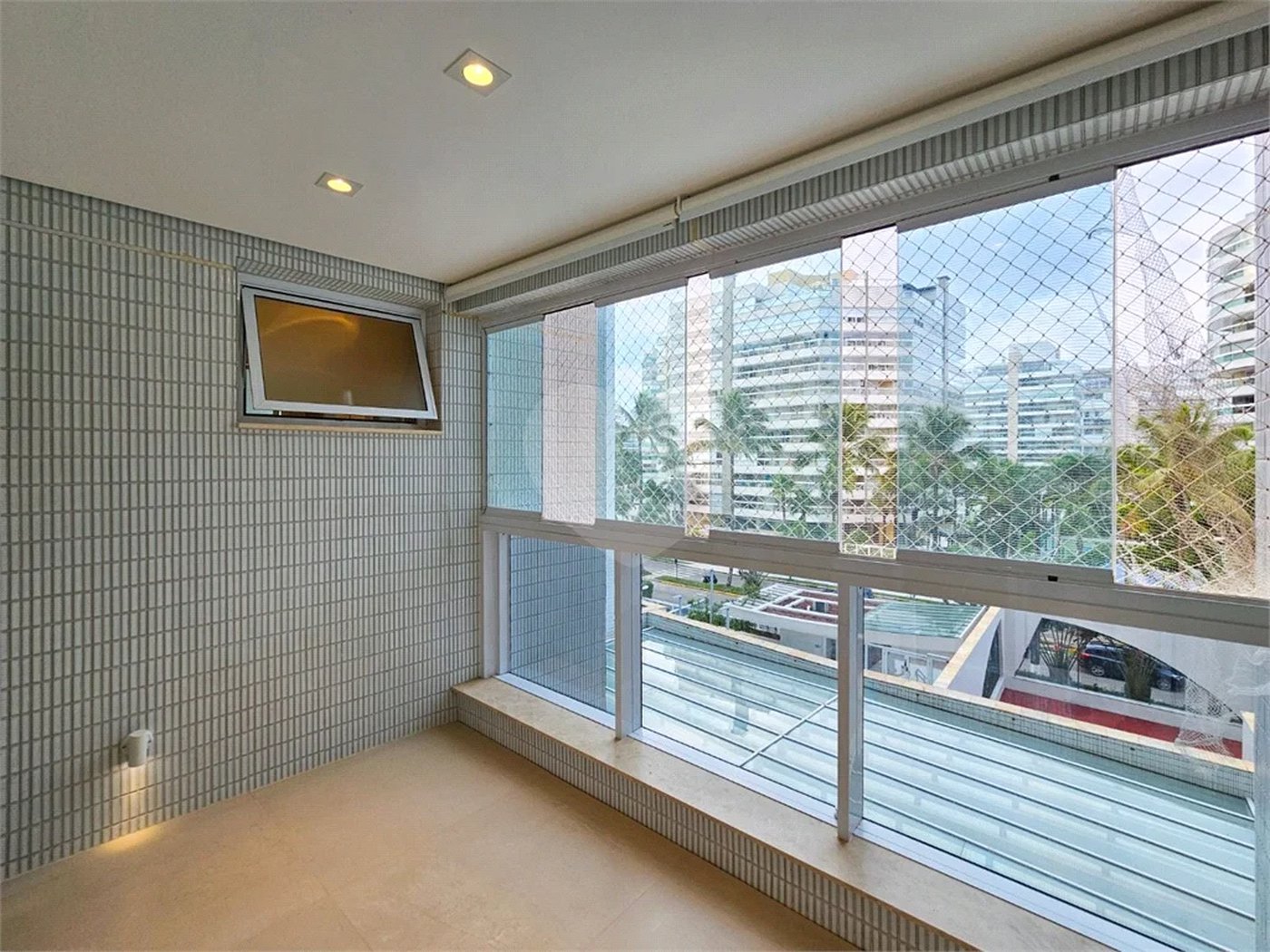 Apartamento à venda com 4 suítes em Riviera de São Lourenço, Bertioga, SP