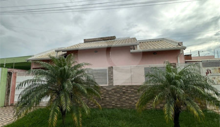 Casa à venda com 2 quartos, sendo 1 suíte,  em Bosque Carandá I, Ponta Porã, MS