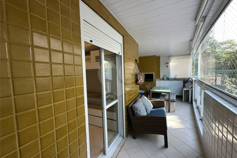 Apartamento à venda com 3 quartos, sendo 1 suíte,  em Riviera de São Lourenço, Bertioga, SP