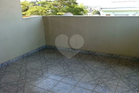 Sobrado com 212m² , 3 dormitórios , 2 vagas , à venda em Santo André.