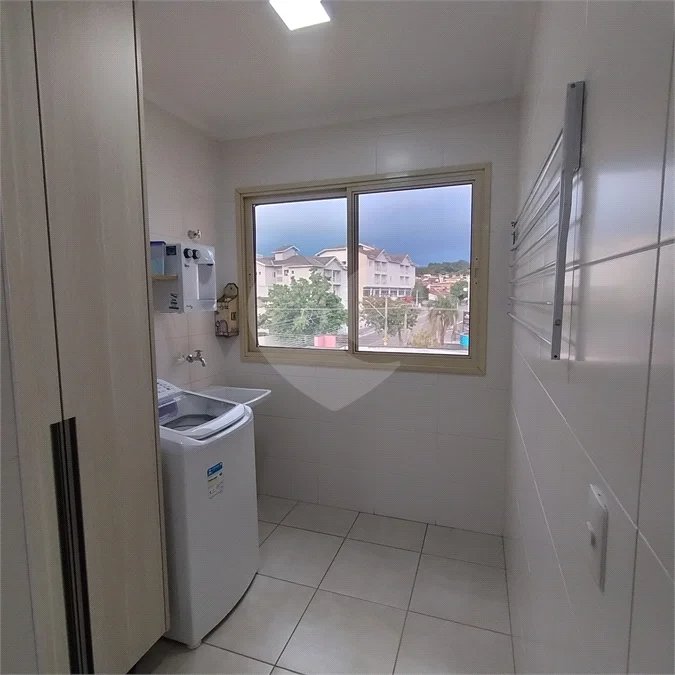 Apartamento em Atibaia com 2 dormitórios (1 suíte), 2 vagas de garagem, elevador, salão de festas, excelente localização