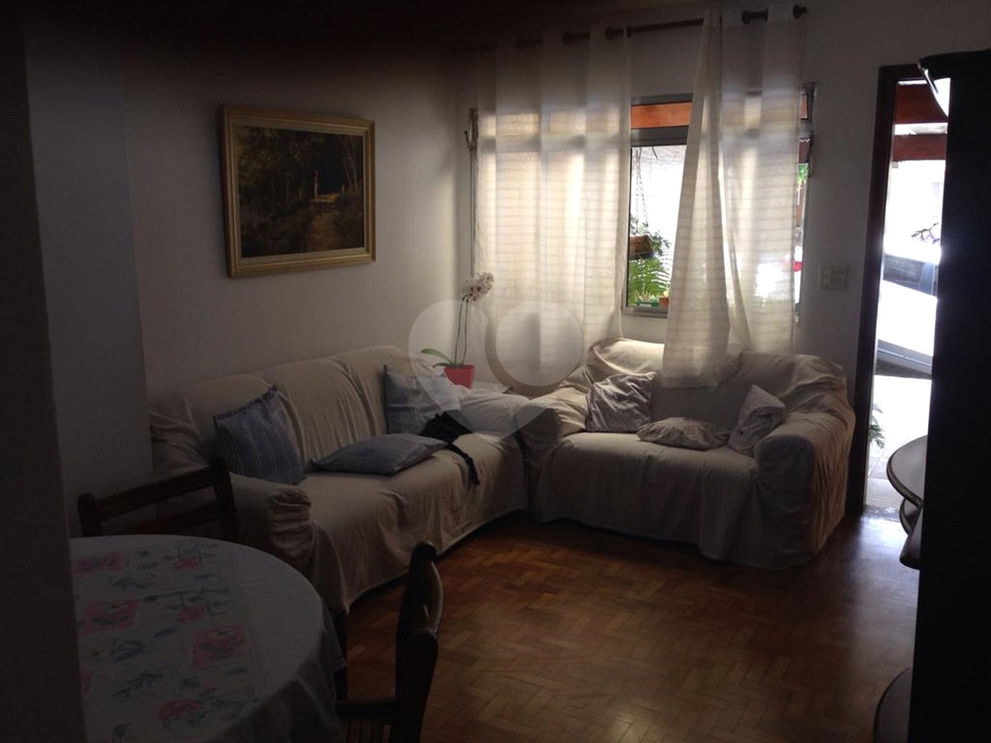 Vende-se Sobrado em Condomínio Fechado – 3 Dormitórios | 180 m²