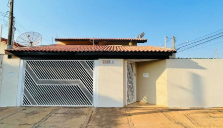 Casa para alugar com 3 quartos, sendo 1 suíte,  em Colinos, Três Lagoas, MS