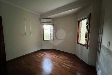 CASA COM 3 QUARTOS NO CONDOMÍNIO GRAND VILLE