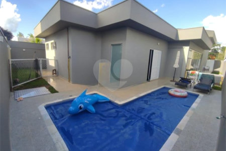 Casa térrea para venda no Condomínio Damha III