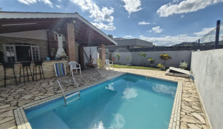 Casa Térrea à venda com 3 quartos, sendo 1 suíte,  em Caetetuba, Atibaia, SP