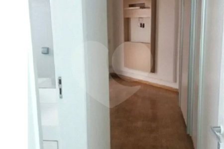 Cobertura duplex à venda na Mooca de 277m² com 3 dormitórios, 1 suíte e 3 vagas.