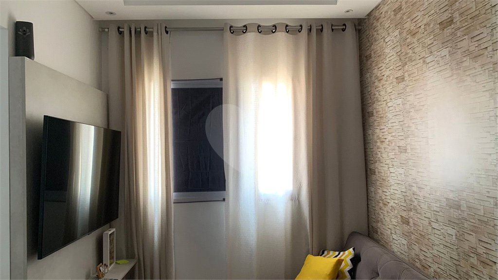 Apartamento no Condomínio Parque dos Manacás.
