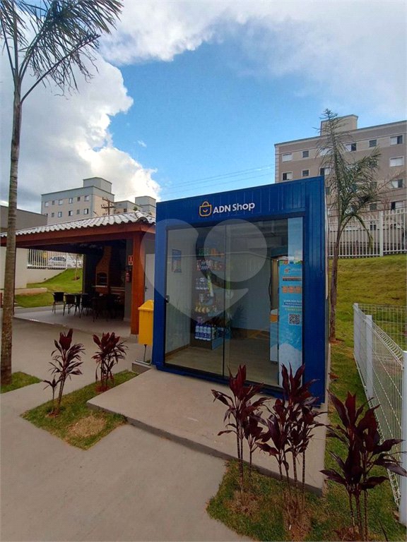 Apartamento no Condomínio Parque dos Jacarandás.