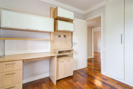 Apartamento para alugar com 3 quartos, sendo 1 suíte, em Chácara Santo Antônio, São Paulo, SP
