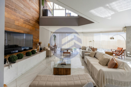 Duplex à venda com 3 quartos, sendo 3 suítes, em Vila Suzana 287m²