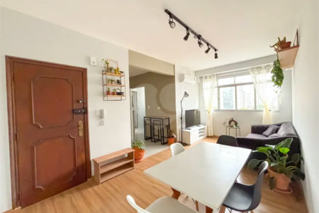 Apartamento de 80m² a venda e locação em Moema - 02 dorm, 02 Banheiros 01 Vaga