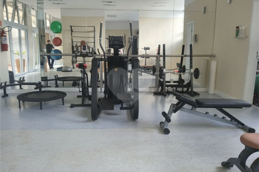 Apartamento 3 dormitórios, região do Campo Belo. Condomínio com laser completo.