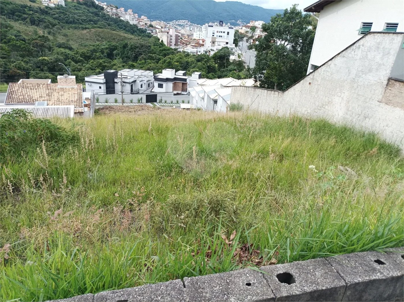 Vende terreno de 346,00m2 - ótima localização