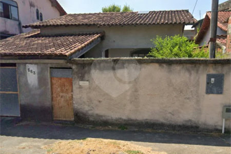 CASA LINEAR PRECISANDO DE REFORMA, 2 QUARTOS COM SUÍTE À VENDA, 121M² DE AREA CONSTRUIDA- CAMPO GRANDE