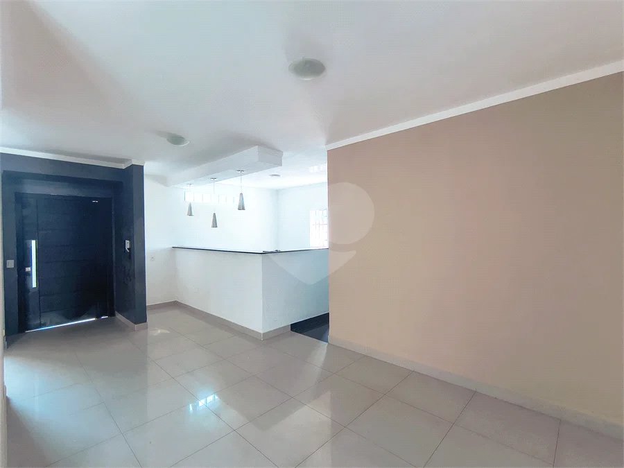 Casa com Suíte Master, Closet, Piscina e Espaço Gourmet Próxima ao Parque Ecológico- 03 quartos -com quintal