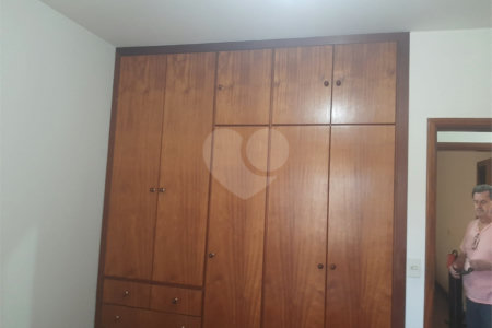 Bela casa com boa localização no bairro Portal do Sol