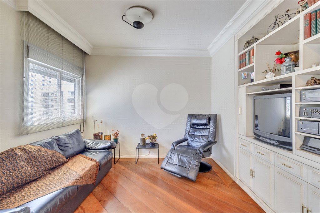 Apartamento à venda com 3 suítes em Campo Belo, São Paulo, SP