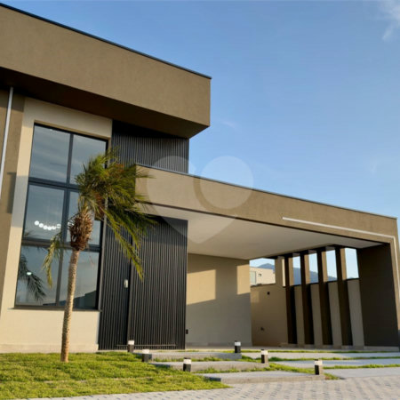 Casa térrea 3 dormitórios (3 suítes), espaço gourmet, piscina, 2 vagas garagem, condomínio fechado com ampla área lazer