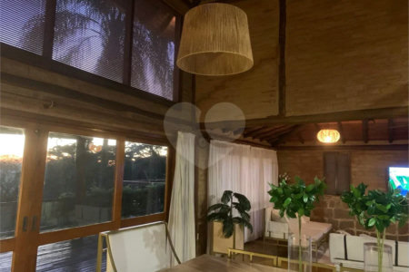 Casa mobiliada para locação no Condomínio Alpes de Vinhedo na cidade de Vinhedo - SP
