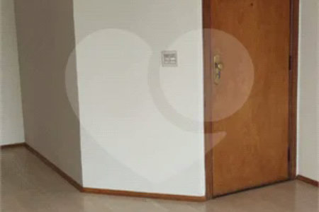 Apartamento Espaçoso com 4 Dormitórios, Suíte e Varanda no Jardim Paris