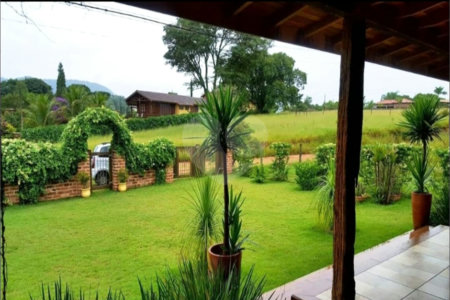 Casa de Campo em condomínio Analândia