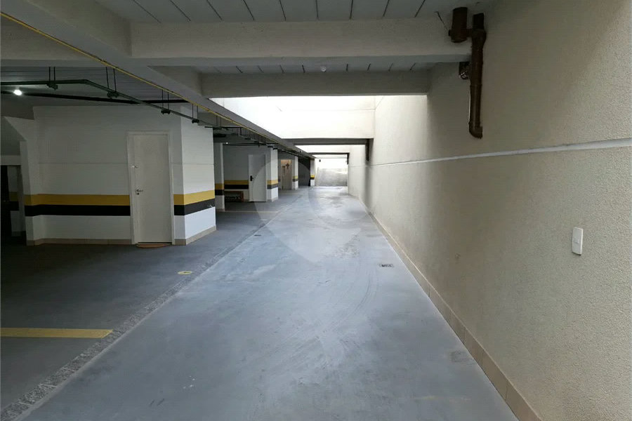 Casa à venda com 3 quartos, sendo 1 suíte, no condomínio Vila Arnoni, São Paulo - SP