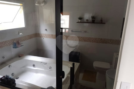 Casa á venda em Atibaia - SP