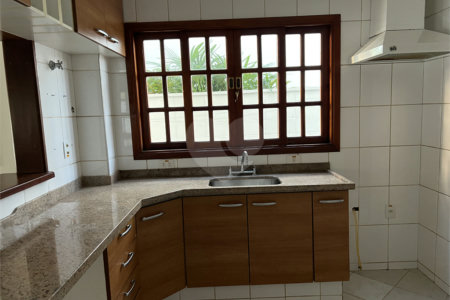 CASA COM 3 QUARTOS NO CONDOMÍNIO GRAND VILLE