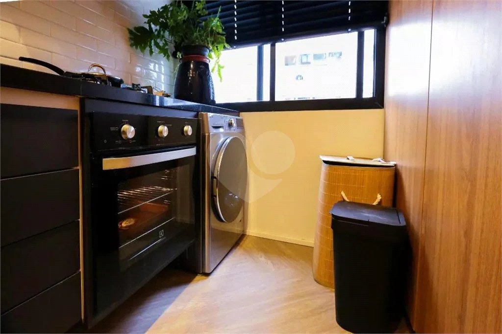 Apartamento à venda na Vila Nova Conceição, mobiliado pronto para morar com varanda e 1 vaga