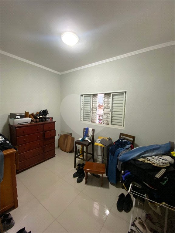 Casa Térrea com 2 dormitórios, sendo 1 suíte.
