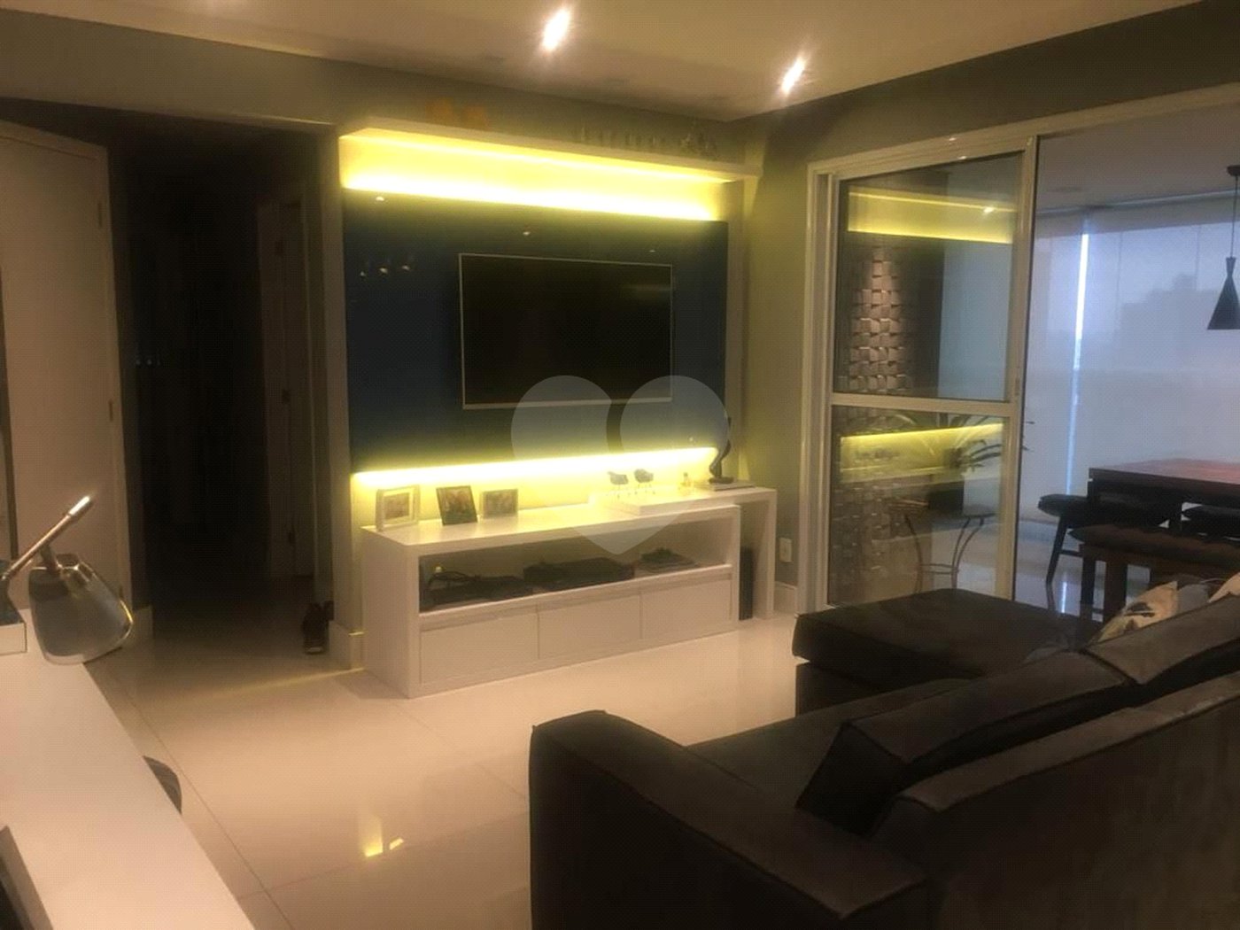 Apartamento à venda com 3 suítes em Vila Bertioga, São Paulo, SP
