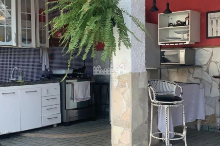 Casa à venda com 3 quartos, sendo 1 suíte, em Vila Santista, Atibaia, SP