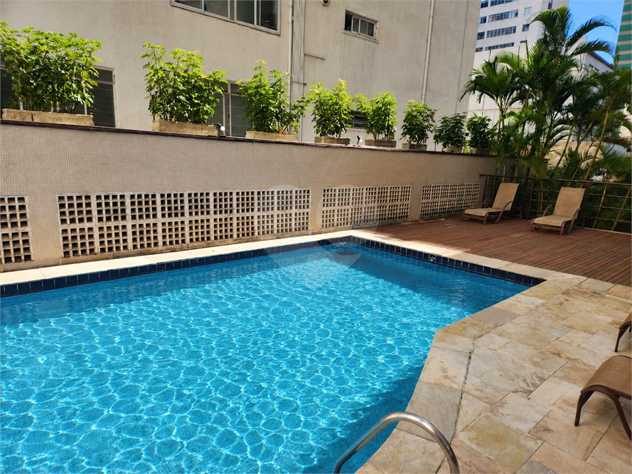 Apartamento reformado com 186 m² em Santa Cecília
