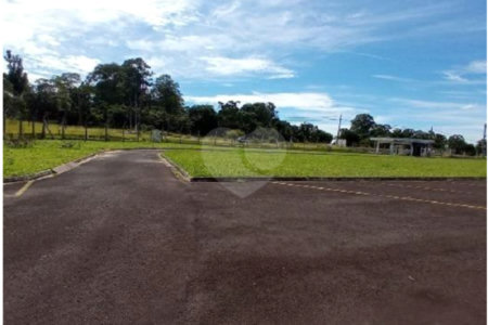 Galpão Comercial .