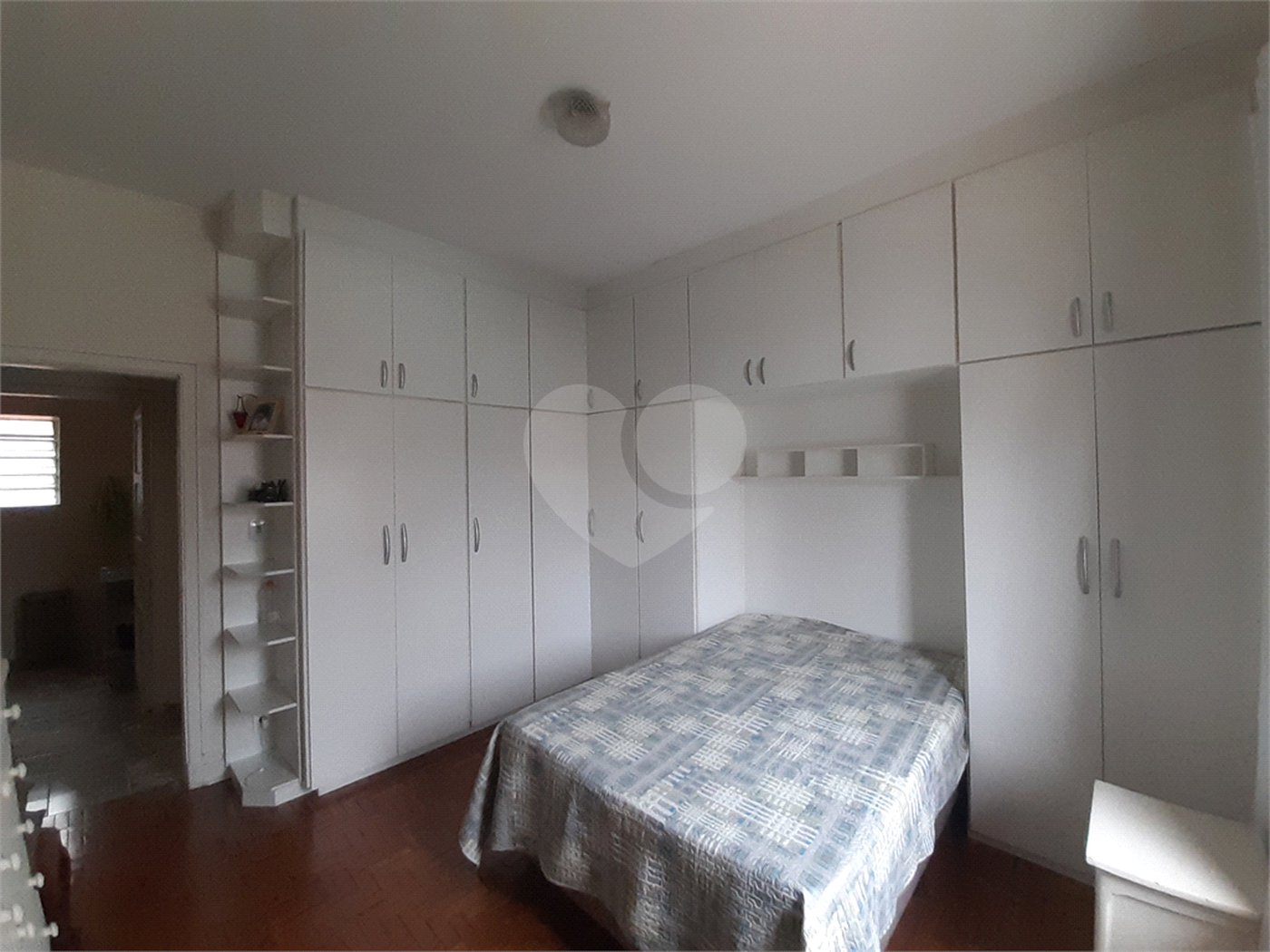 Vende-se: Sobrado de Vila, 2 quartos, Edícula com 1 Suíte, 1 Vaga, Santana!
