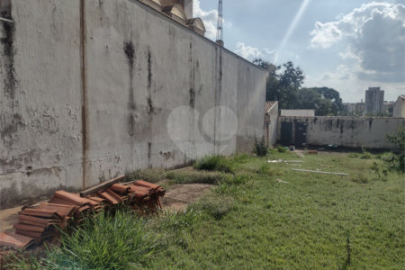 Terreno á venda no Jardim Paraíso