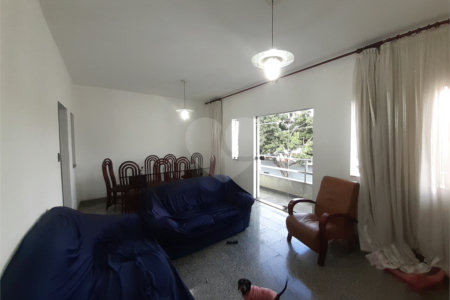 Vende-se: Sobrado no Cursino/Ipiranga, 2 Quartos, 2 Salas, 8 vagas de garagem!