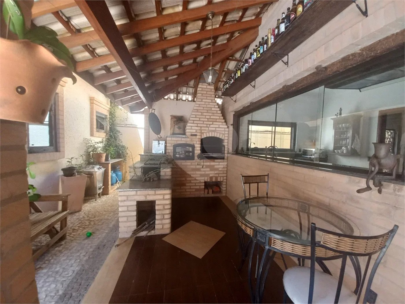 Linda casa com piscina localizada no melhor condomínio de Hortolândia - Green Park.