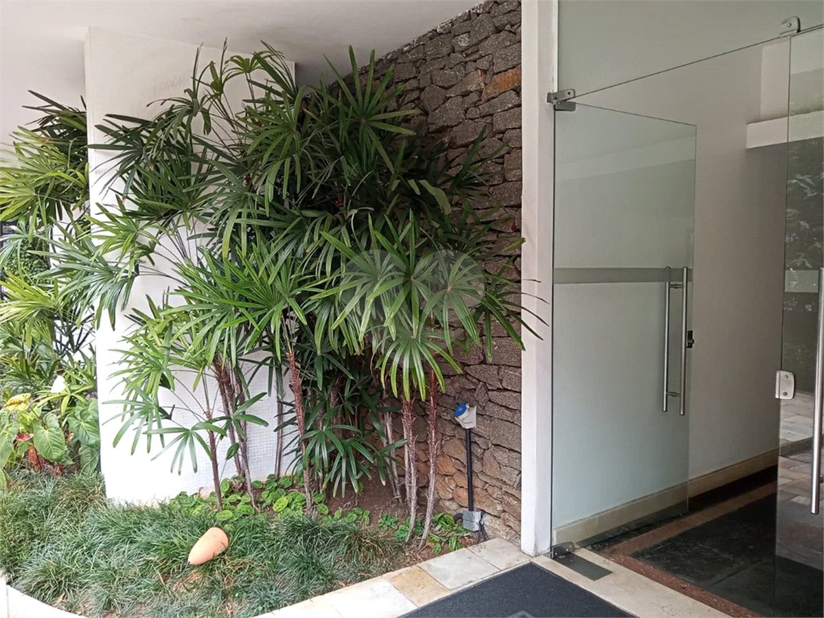Apartamento à venda com 3 quartos, sendo 1 suíte, em Higienópolis, São Paulo, SP