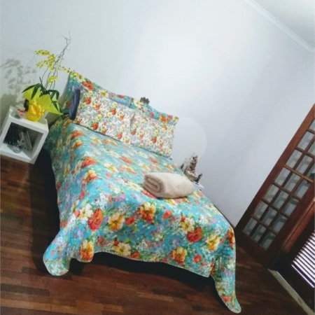 Sobrado com 4 dormitórios, sendo 1 suíte.