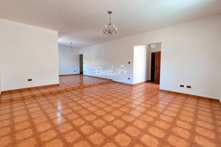 Casa Térrea à venda com 4 quartos, sendo 2 suítes, em Loteamento Loanda, Atibaia, SP